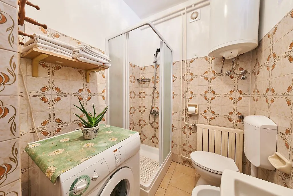 Apartment Erika Umag 0*,  Croatia